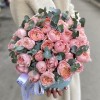 9 пионовидных кустовых роз Джульетта в коробке