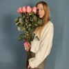 9 длинных роз Би Свит 80 см