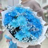 9 синих кустовых хризантем Балтика с гипсофилой