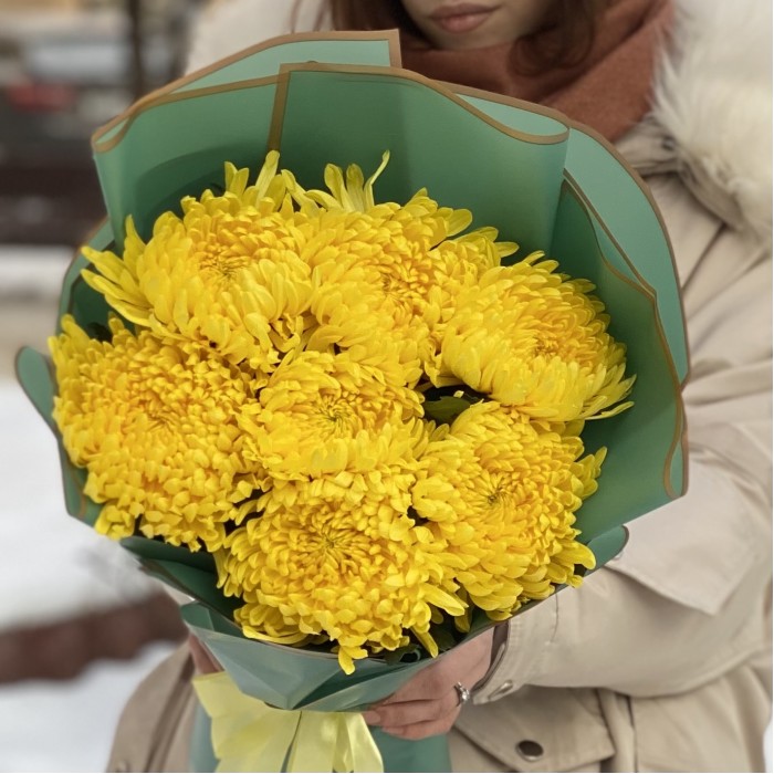 9 желтых хризантем