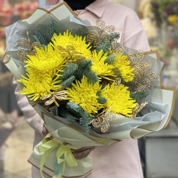 7 желтых хризантем с нобилисом