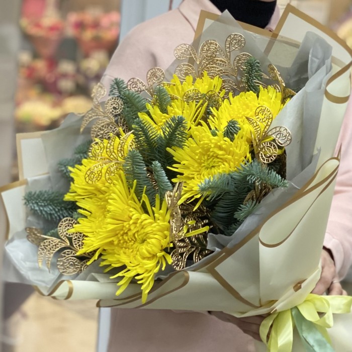 7 желтых хризантем с нобилисом