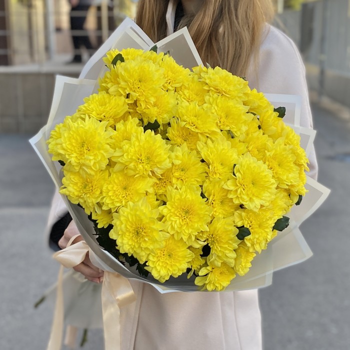 9 желтых кустовых хризантем Балтика