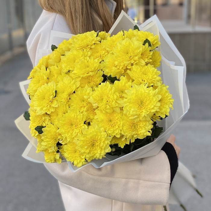 9 желтых кустовых хризантем Балтика