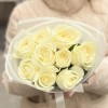 9 белых роз 40 см