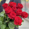 9 красных роз Ред Наоми 90 см