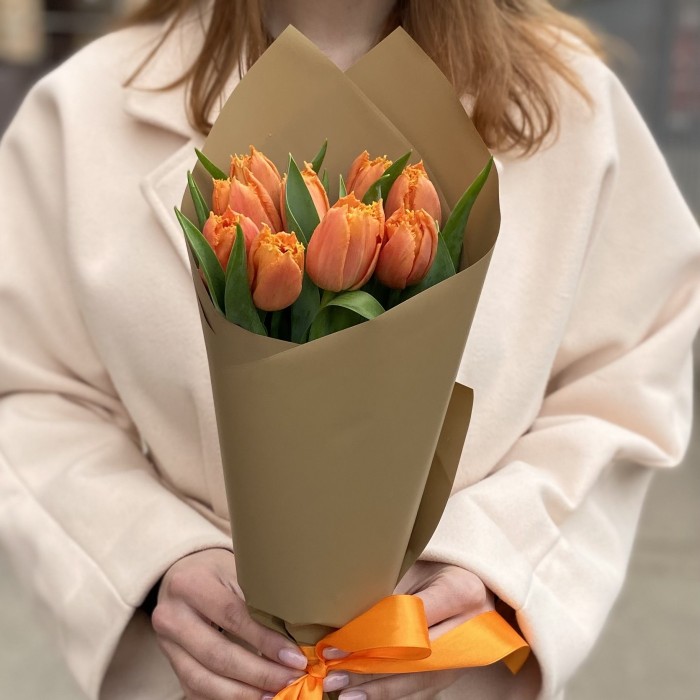 9 оранжевых махровых тюльпанов Оранж пэшн