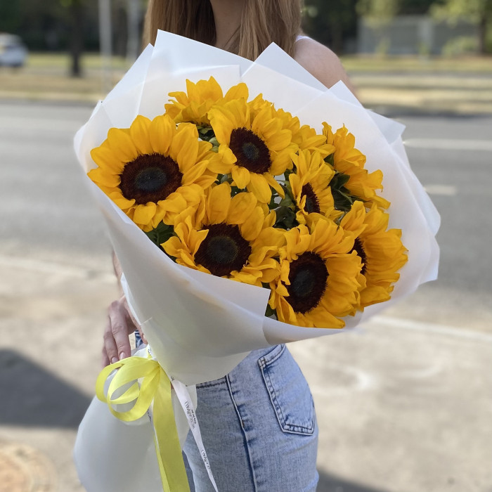 9 подсолнухов в упаковке