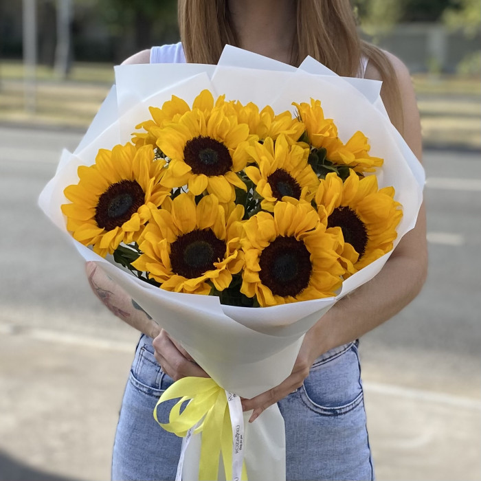 9 подсолнухов в упаковке