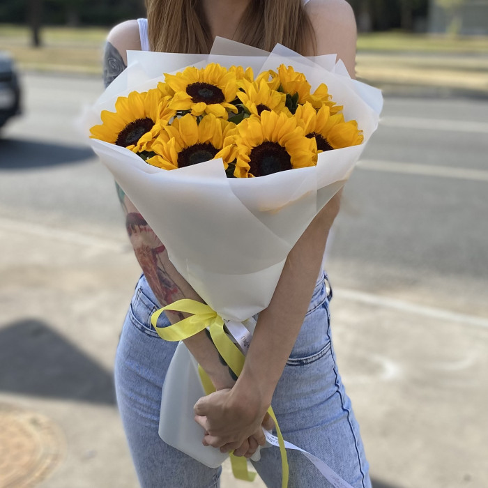 9 подсолнухов в упаковке