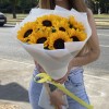9 подсолнухов в упаковке