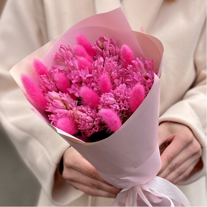 9 розовых гиацинтов с лагурусом