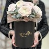 9 розовых ранункулюсов в коробке