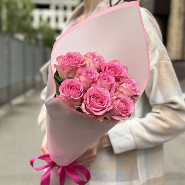 9 розовых роз Свит Юник 60 см