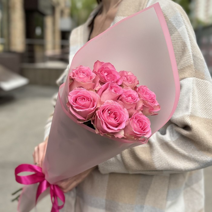 9 розовых роз Свит Юник 60 см