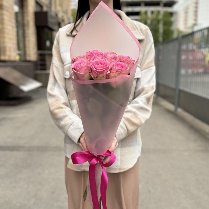 9 розовых роз Свит Юник 60 см