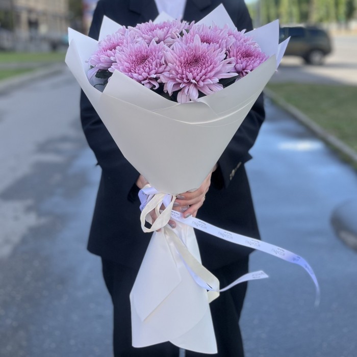 9 сиреневых хризантем