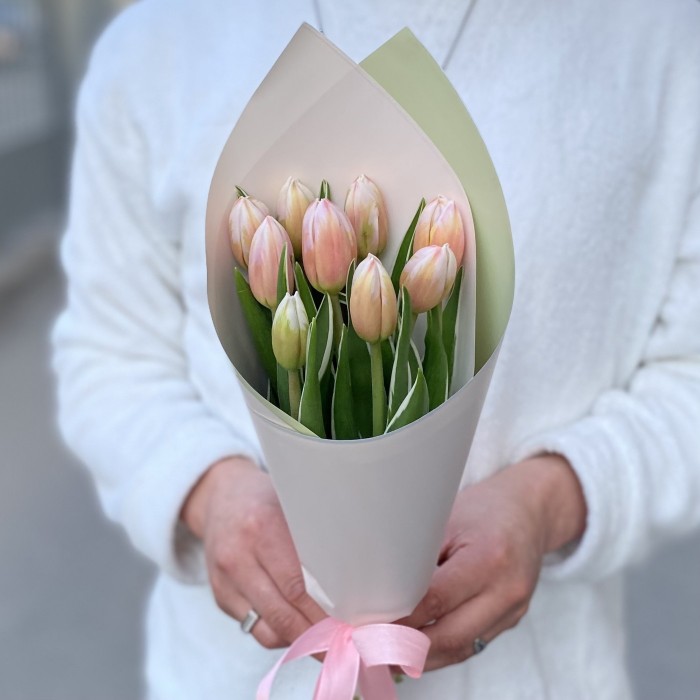 9 тюльпанов Марк Дизайн