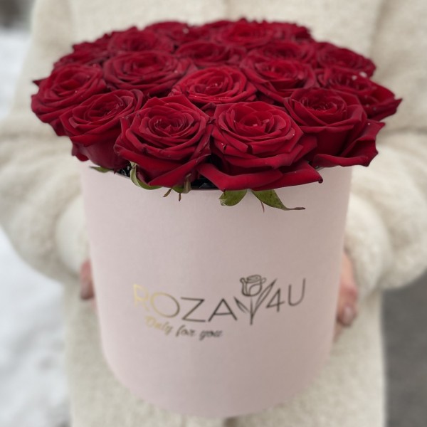 Ароматная роза в коробке