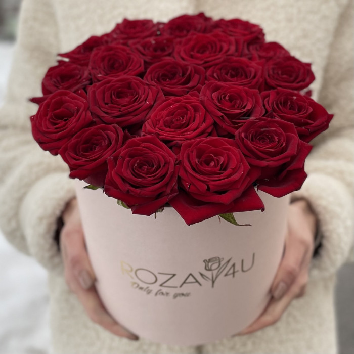 Ароматная роза в коробке