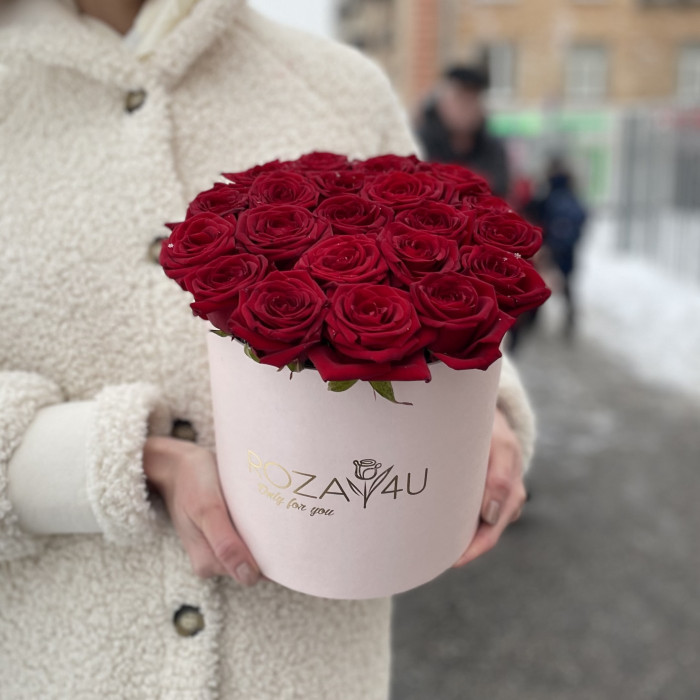 Ароматная роза в коробке