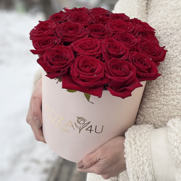 Ароматная роза в коробке