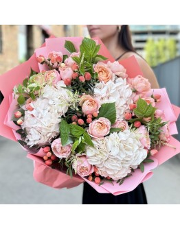 Авторский Букет с гортензиями  Сон Любви