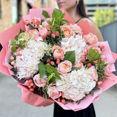 Авторский Букет с гортензиями  Сон Любви