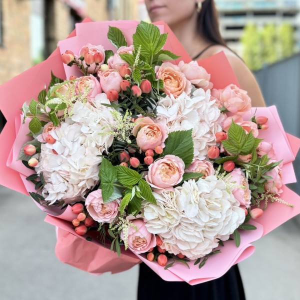 Авторский Букет с гортензиями  Сон Любви