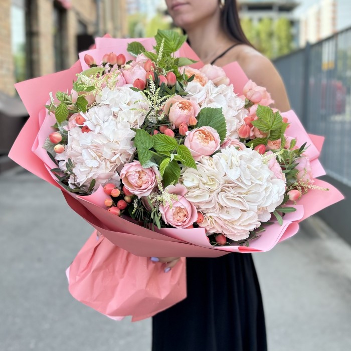 Авторский Букет с гортензиями  Сон Любви