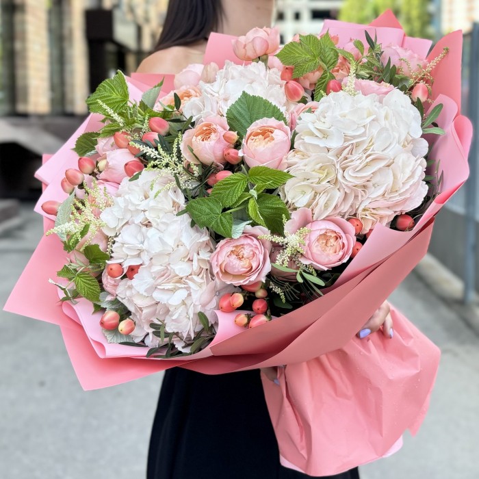 Авторский Букет с гортензиями  Сон Любви