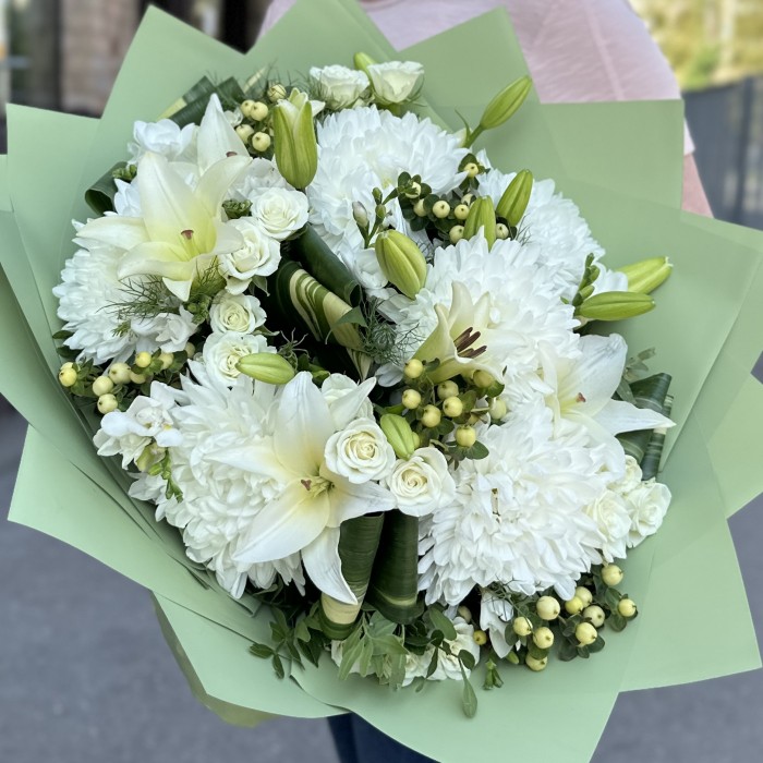 Авторский букет Лунная Нежность с лилиями