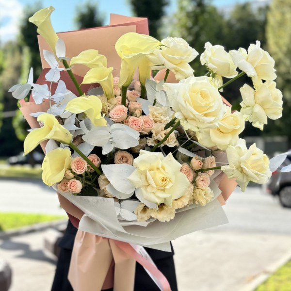 Авторский букет Моя нежность с каллами и розами