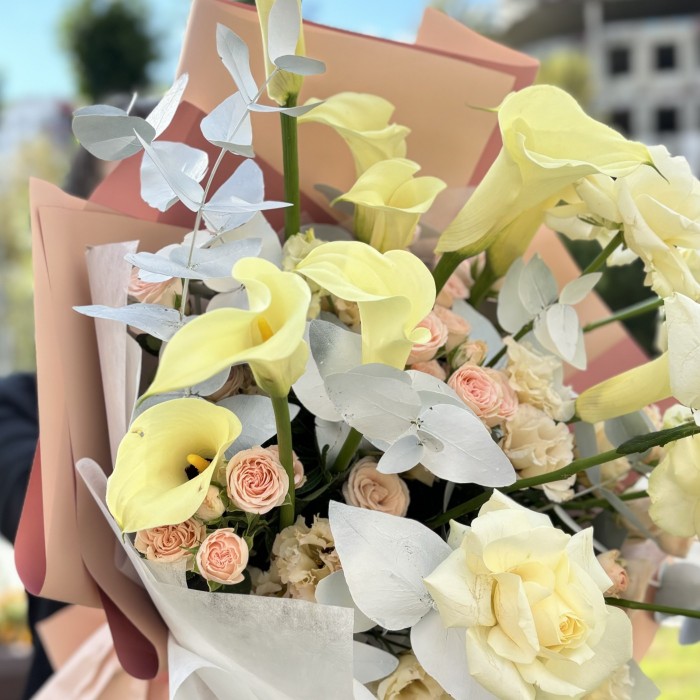 Авторский букет Моя нежность с каллами и розами