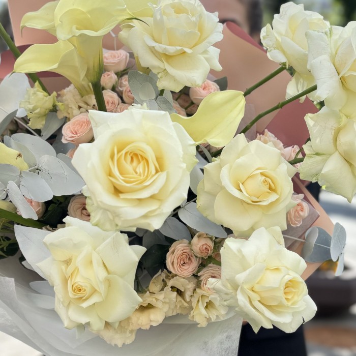 Авторский букет Моя нежность с каллами и розами