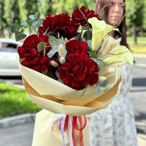 Авторский букет с французскими розами и каллами