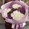 Букет из белой гортензии с брассикой