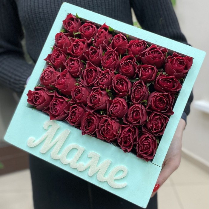 Бирюзовая Коробка с красной розой Маме
