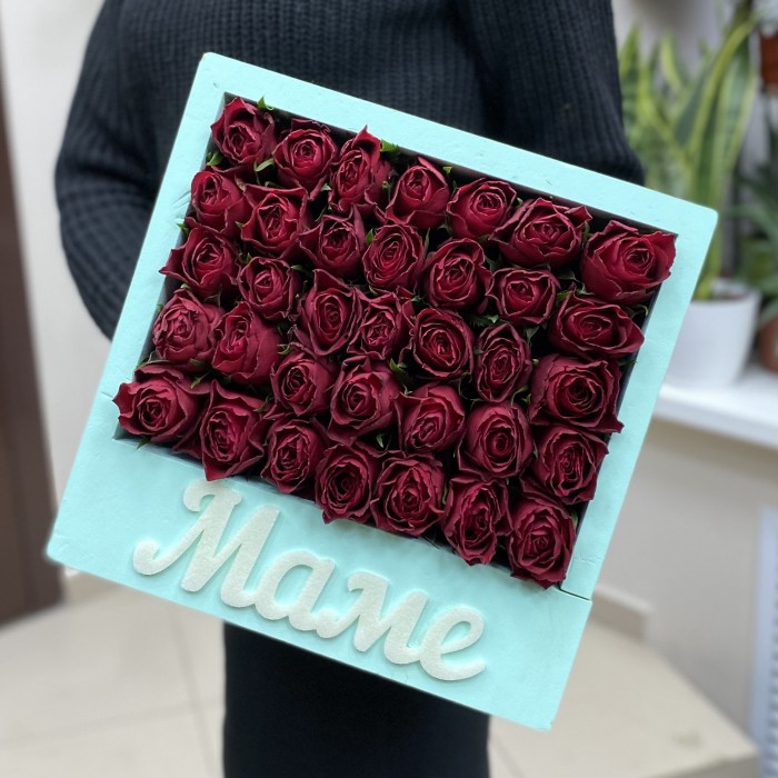 Бирюзовая Коробка с красной розой Маме