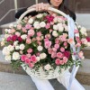 51 нежная кустовая и пионовидная роза в корзине MIX