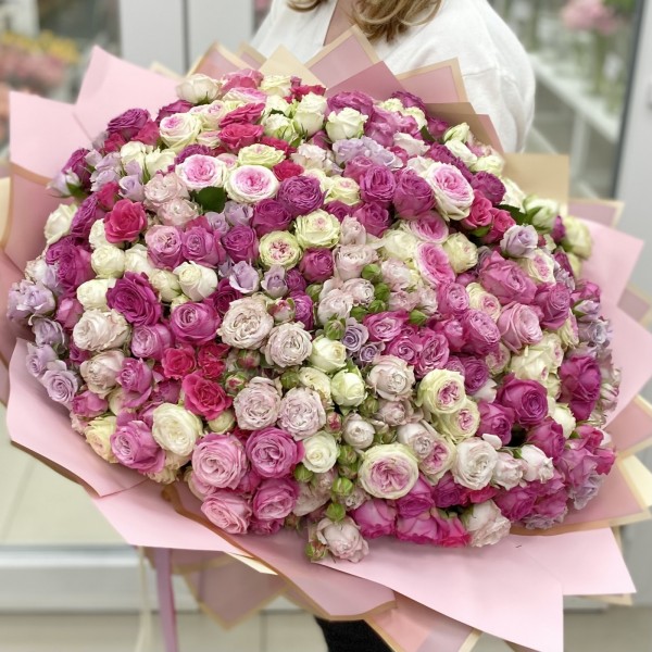 Большой букет с кустовыми розами Для Неё
