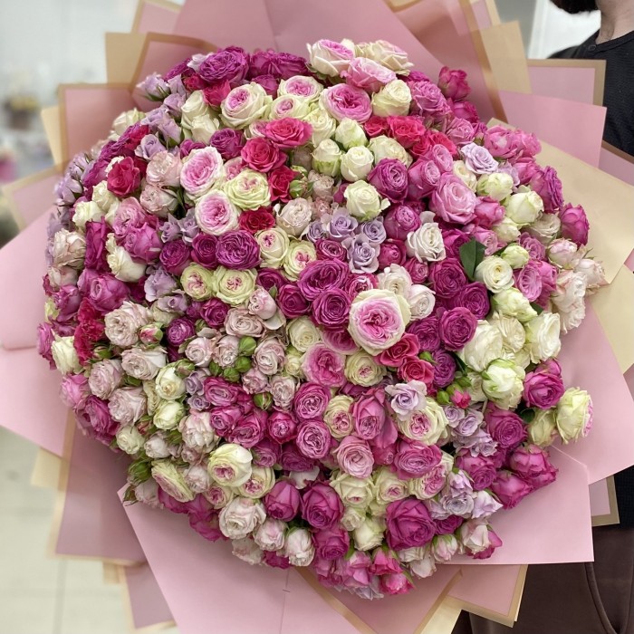 Большой букет с кустовыми розами Для Неё