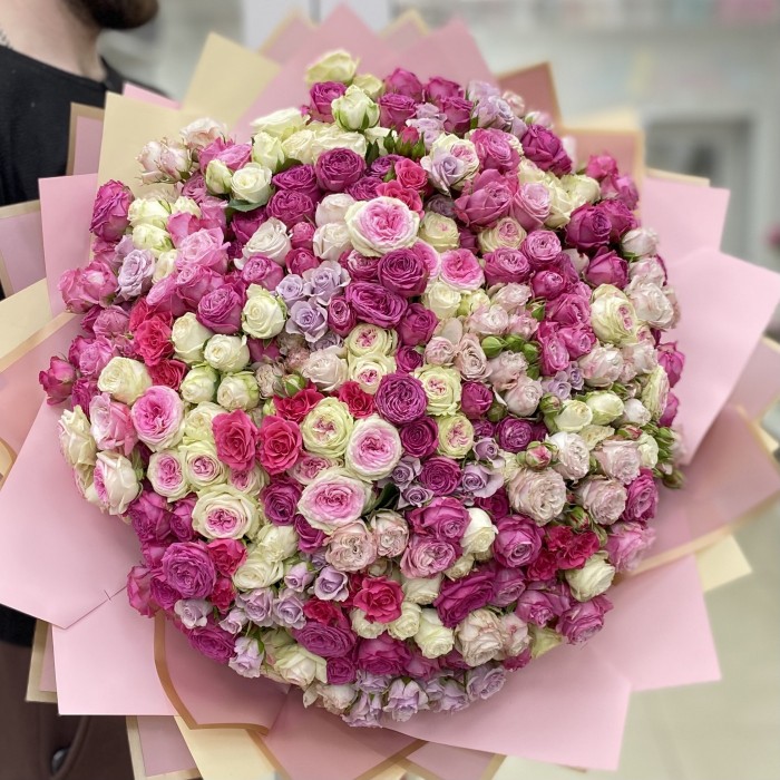 Большой букет с кустовыми розами Для Неё