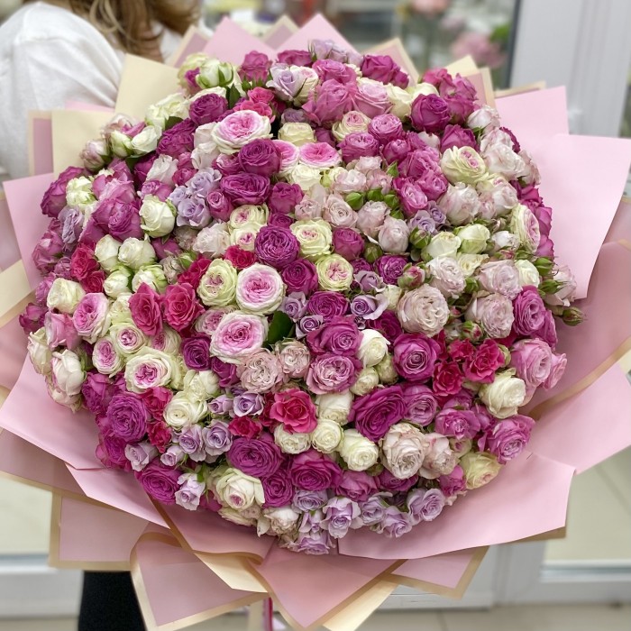 Большой букет с кустовыми розами Для Неё