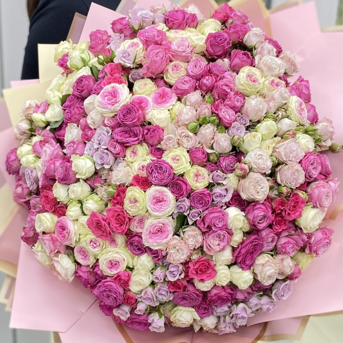 Большой букет с кустовыми розами Для Неё