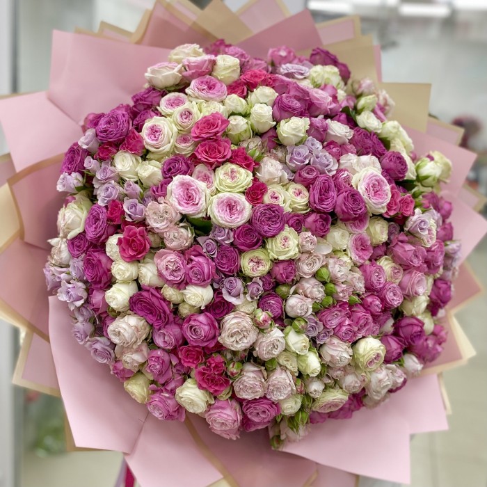 Большой букет с кустовыми розами Для Неё
