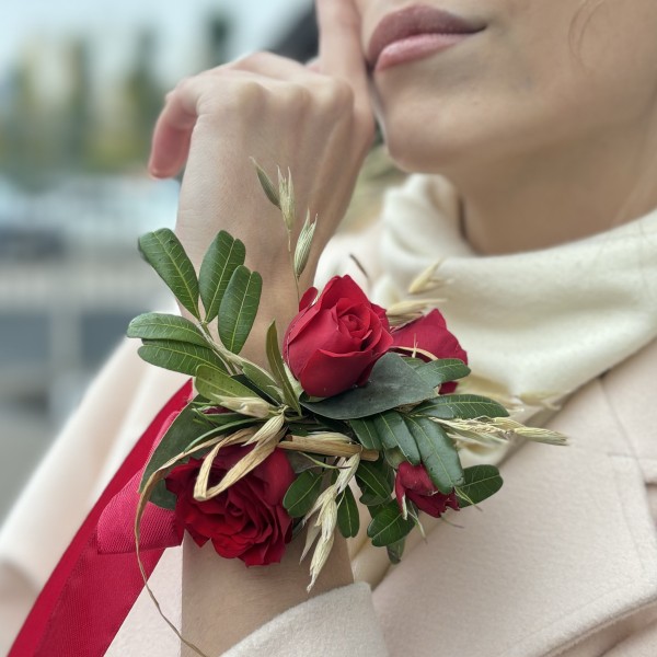 Браслет для подружки невесты Алый каприз