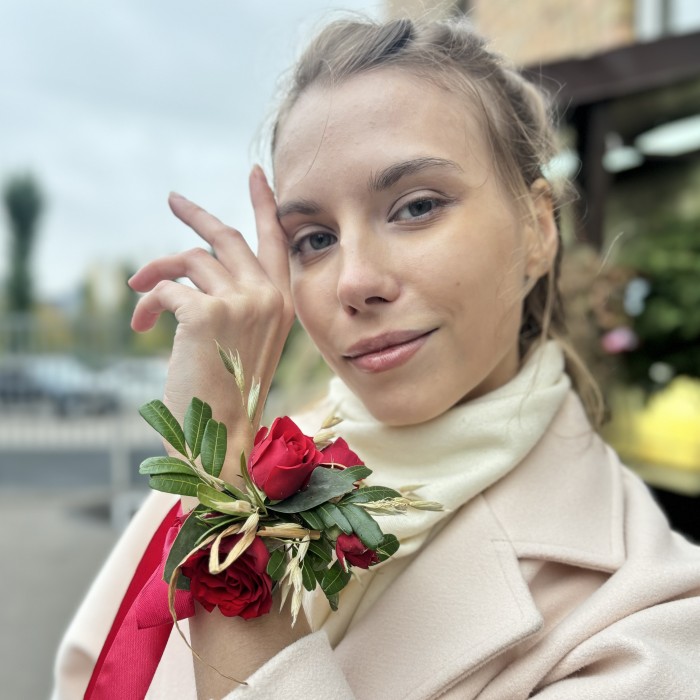 Браслет для подружки невесты Алый каприз