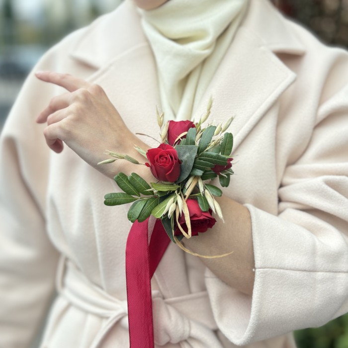 Браслет для подружки невесты Алый каприз