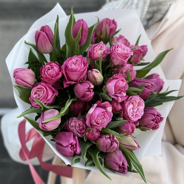 Букет Для мамы из розовых тюльпанов и пионовидных роз